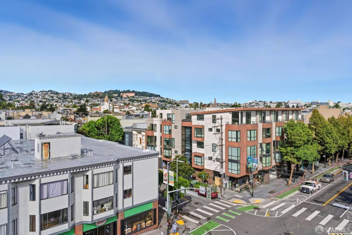 Apartment for rent at 811 Valencia St, San Francisco, CA 94110