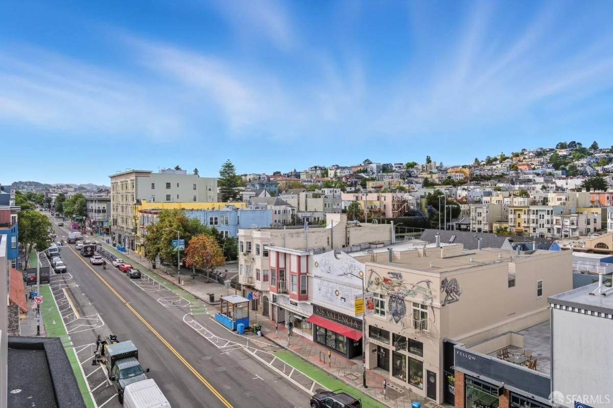 Apartment for rent at 811 Valencia St, San Francisco, CA 94110