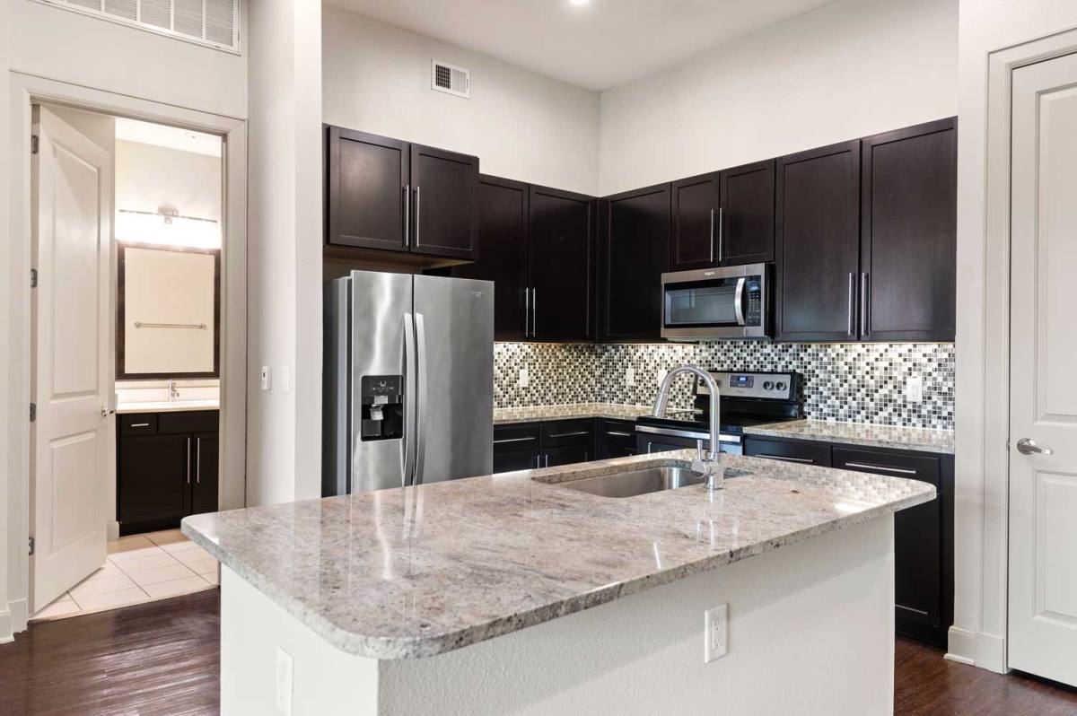 Apartment for rent at 1755 Crescent Plaza Dr, Houston, TX 77077