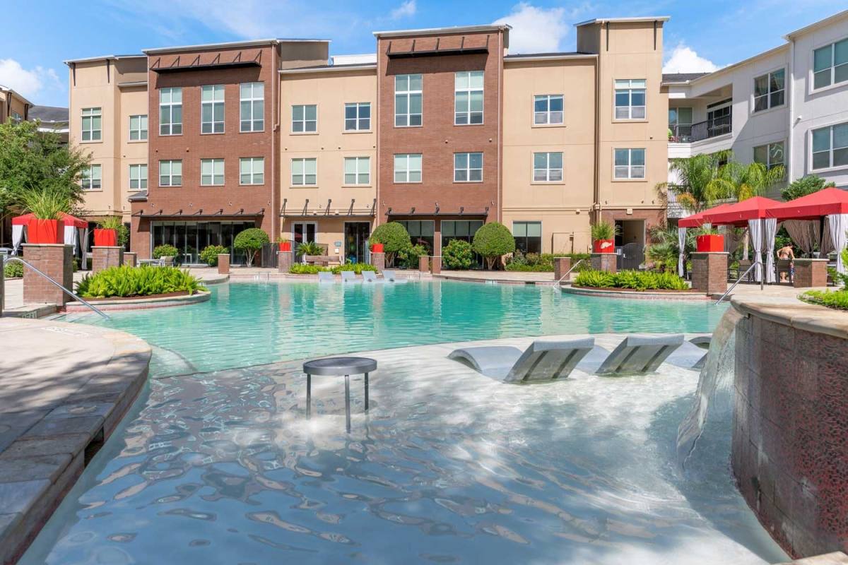 Apartment for rent at 1755 Crescent Plaza Dr, Houston, TX 77077
