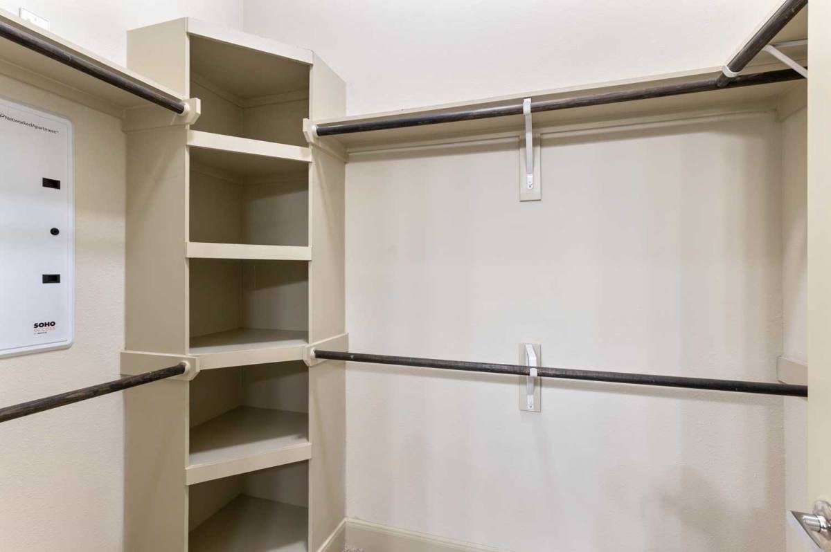 Apartment for rent at 1755 Crescent Plaza Dr, Houston, TX 77077