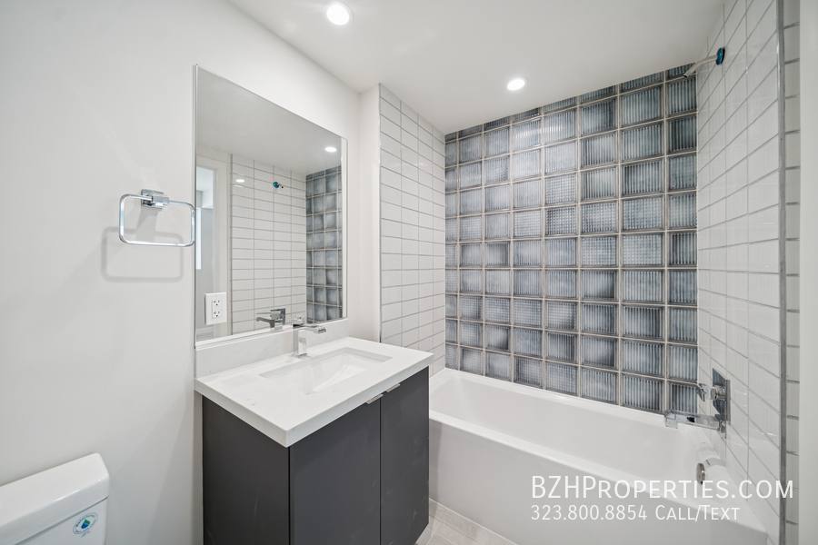 Apartment for rent at 1051 S Corning St, Los Angeles, CA 90035