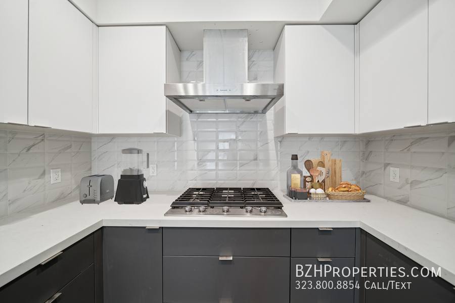 Apartment for rent at 1051 S Corning St, Los Angeles, CA 90035