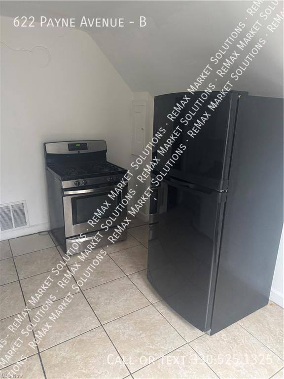 Apartment for rent at 622 Payne Ave #B, Akron, OH 44302