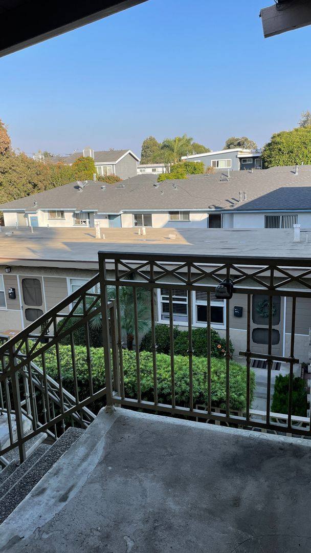 Apartment for rent at 1401 Manhattan Beach Blvd, Manhattan Beach, CA 90266