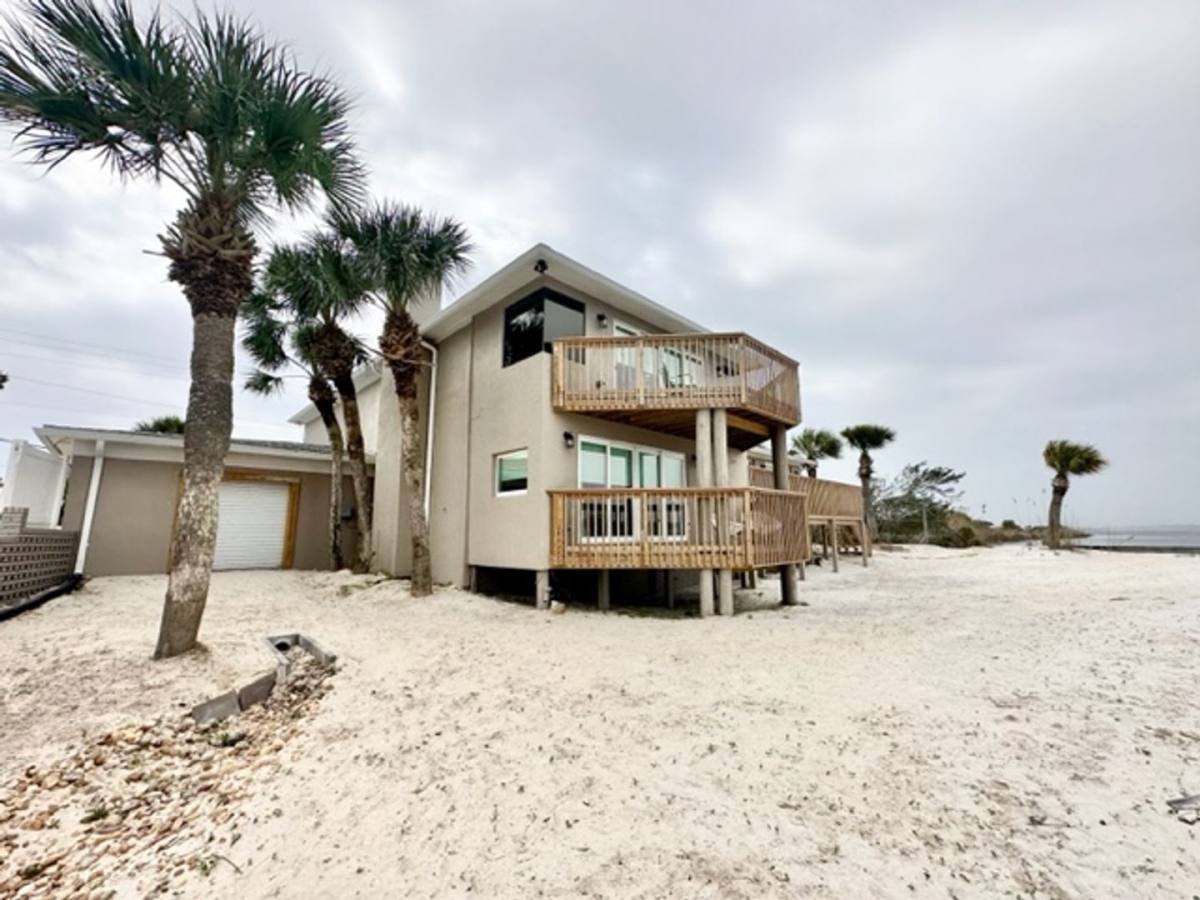 House for rent at 910 Santa Rosa Blvd, Fort Walton Beach, FL 32548