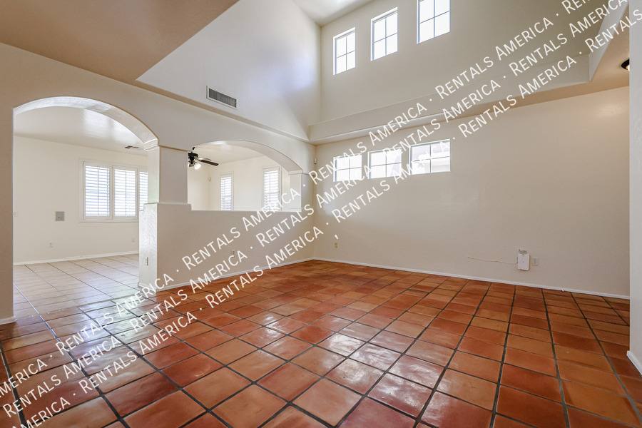 House for rent at 528 W Mountain Sage Dr, Phoenix, AZ 85045