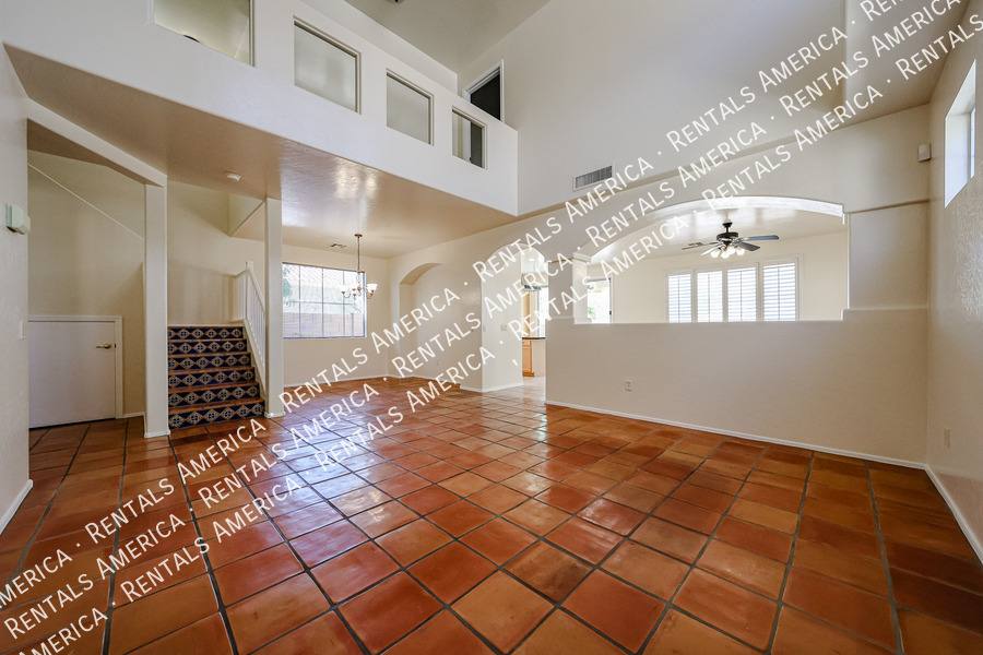 House for rent at 528 W Mountain Sage Dr, Phoenix, AZ 85045