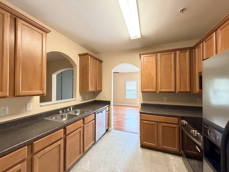 Townhouse for rent at 540 Georgia Way, Woodstock, GA 30188