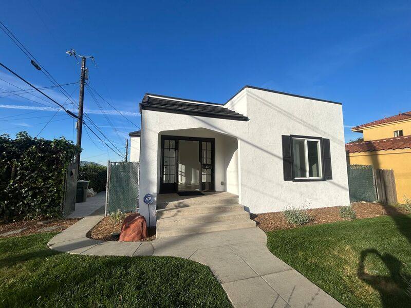 House for rent at 217 N Bel Aire Dr, Burbank, CA 91501