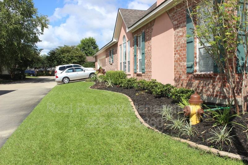 House for rent at 3938 Garden View Dr, Baton Rouge, LA 70809