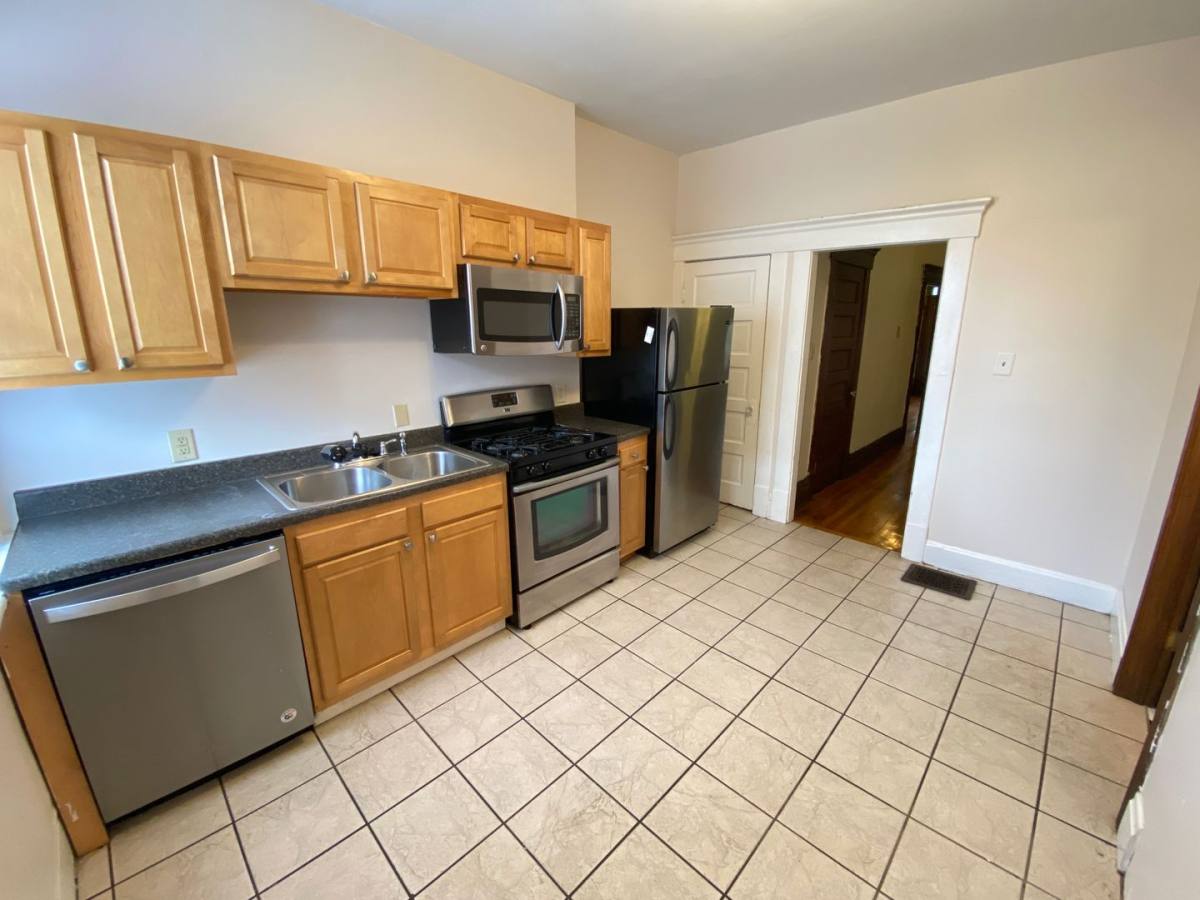 Apartment for rent at 252-254 King Ave, Columbus, OH 43201