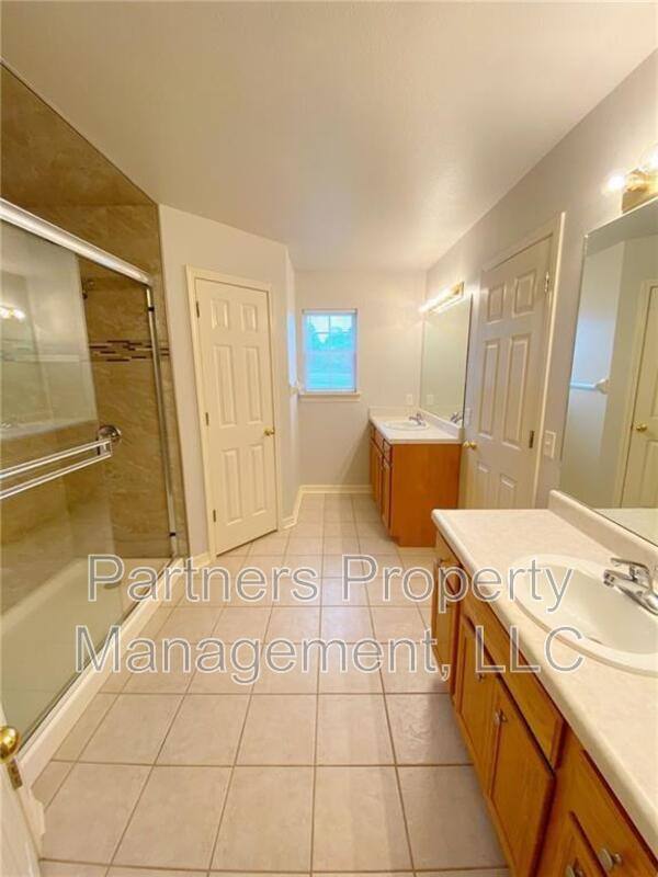 House for rent at 1633 S Tally Ho Dr, Fayetteville, AR 72701
