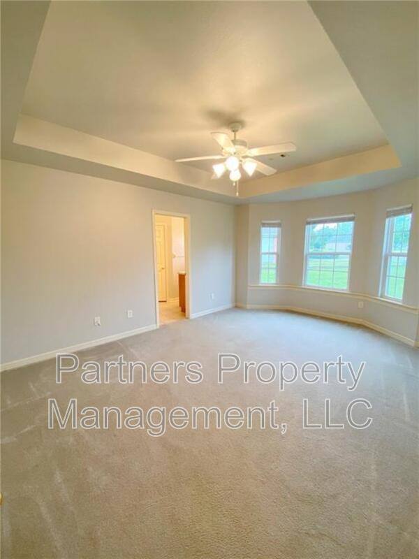 House for rent at 1633 S Tally Ho Dr, Fayetteville, AR 72701