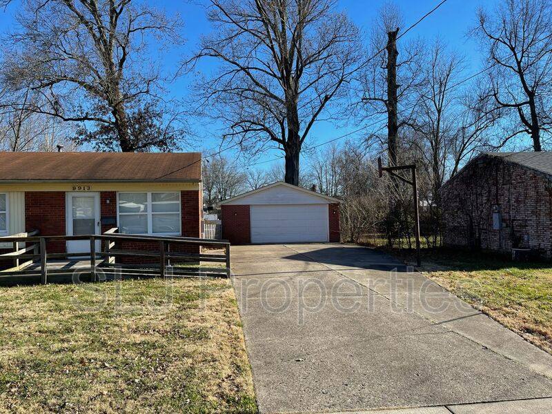 House for rent at 9913 Lochwick, Louisville, KY 40272