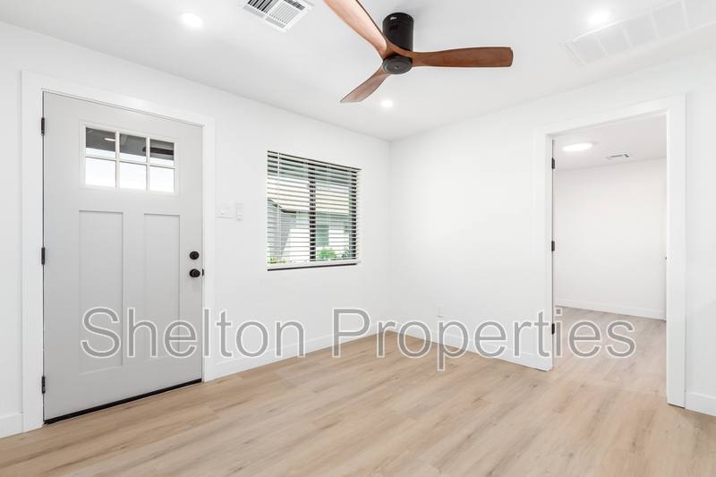 Apartment for rent at 614 N 10th Ave #B, Phoenix, AZ 85007