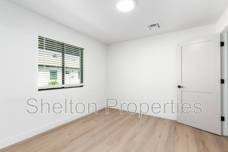 Apartment for rent at 614 N 10th Ave #B, Phoenix, AZ 85007
