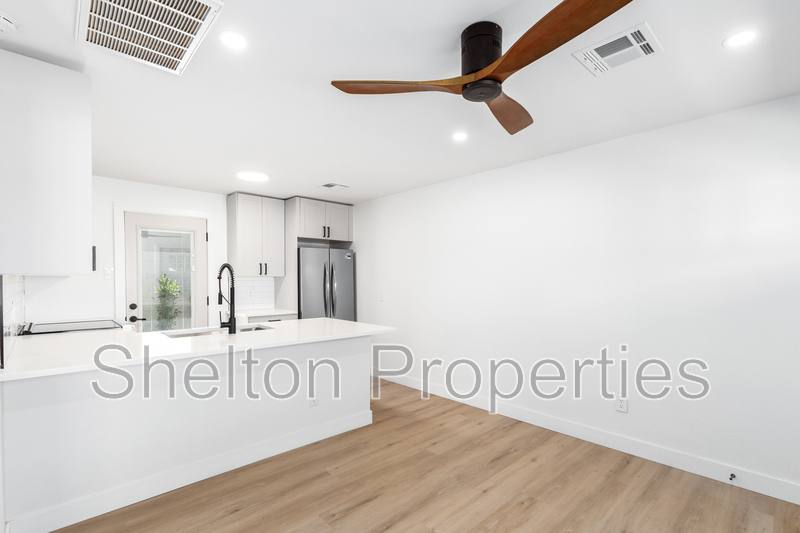 Apartment for rent at 614 N 10th Ave #B, Phoenix, AZ 85007