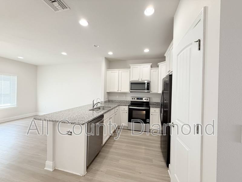 Townhouse for rent at 7682 Shadow Lake Dr, Panama City Beach, FL 32407