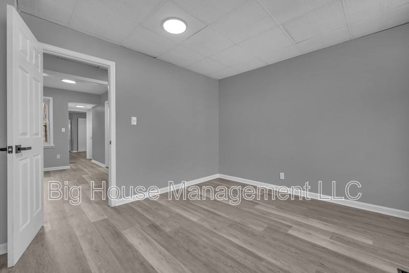 Apartment for rent at 1725 Hollins St #1, Baltimore, MD 21223