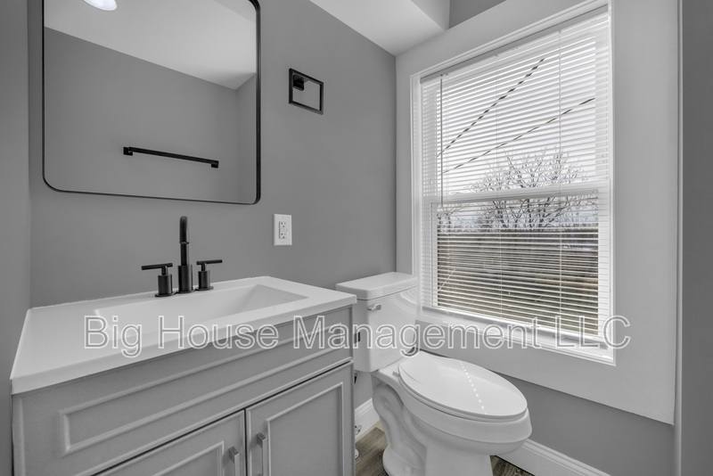 Apartment for rent at 1725 Hollins St #2, Baltimore, MD 21223