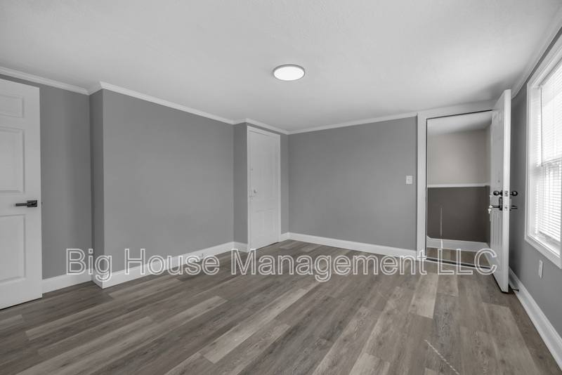 Apartment for rent at 1725 Hollins St #2, Baltimore, MD 21223