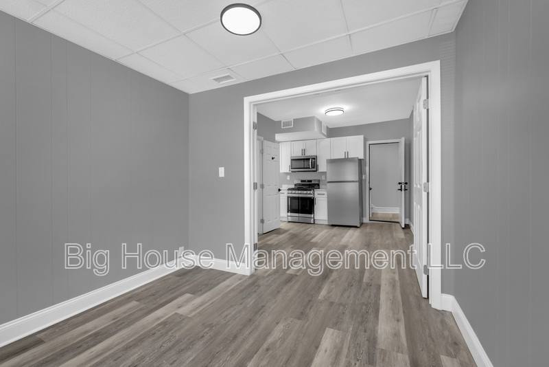 Apartment for rent at 1725 Hollins St #3, Baltimore, MD 21223