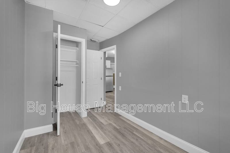 Apartment for rent at 1725 Hollins St #3, Baltimore, MD 21223