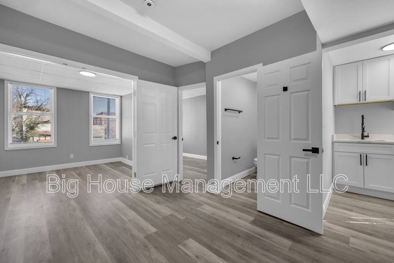 Apartment for rent at 1725 Hollins St #3, Baltimore, MD 21223