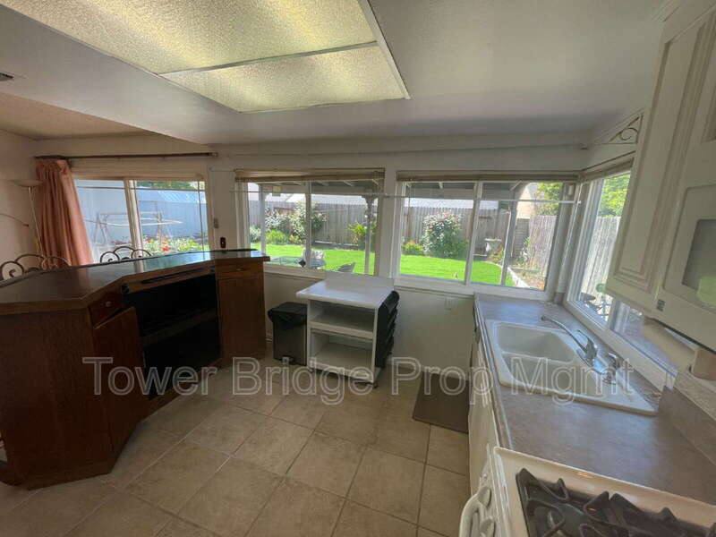 House for rent at 9400 Appalachian Dr, Sacramento, CA 95827