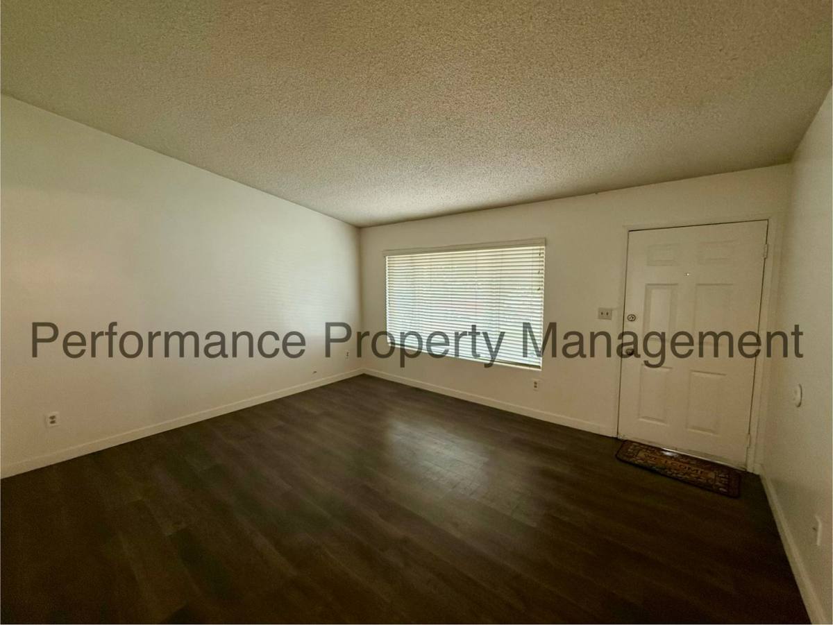 House for rent at 6800 Wilson Rd, Bakersfield, CA 93309