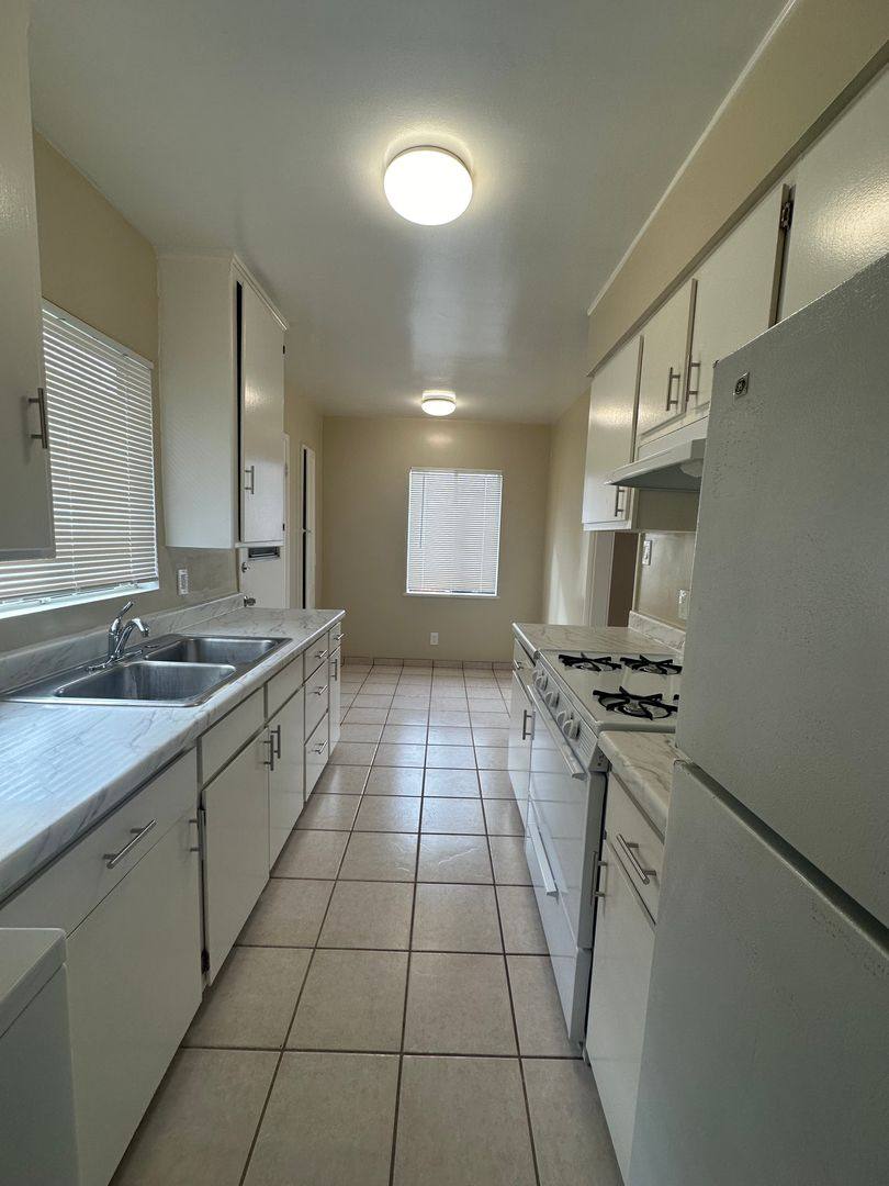 Apartment for rent at 12305-09 Ocean Park Blvd, Los Angeles, CA 90064