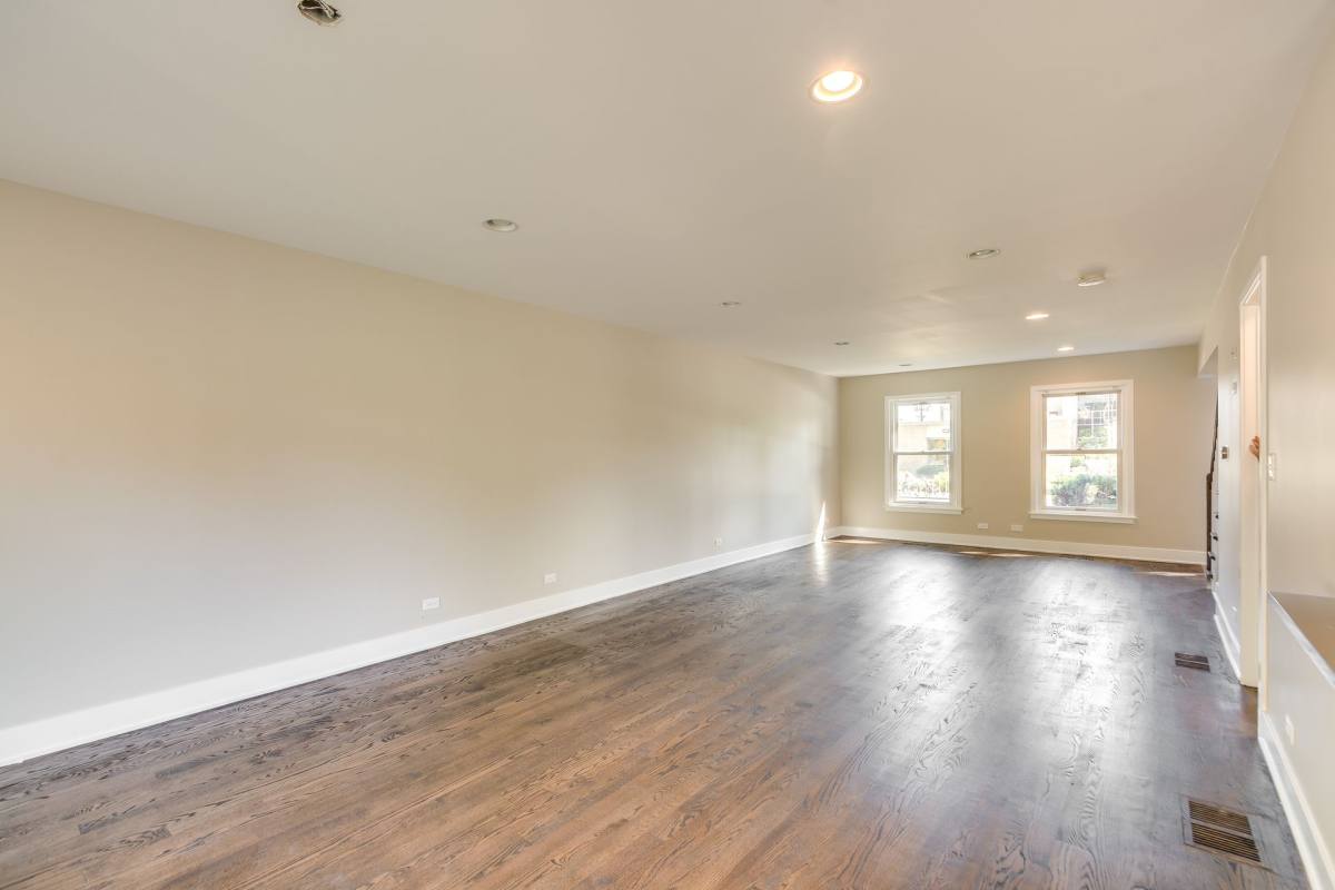 Townhouse for rent at 3115-3119 Lake Ave, Wilmette, IL 60091