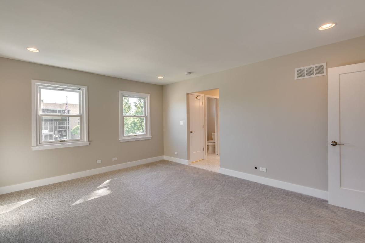 Townhouse for rent at 3115-3119 Lake Ave, Wilmette, IL 60091