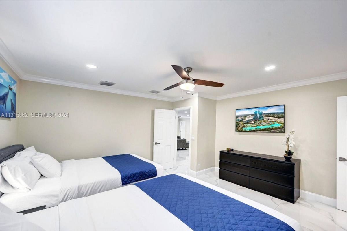 House for rent at 1307 Rodman St, Hollywood, FL 33019