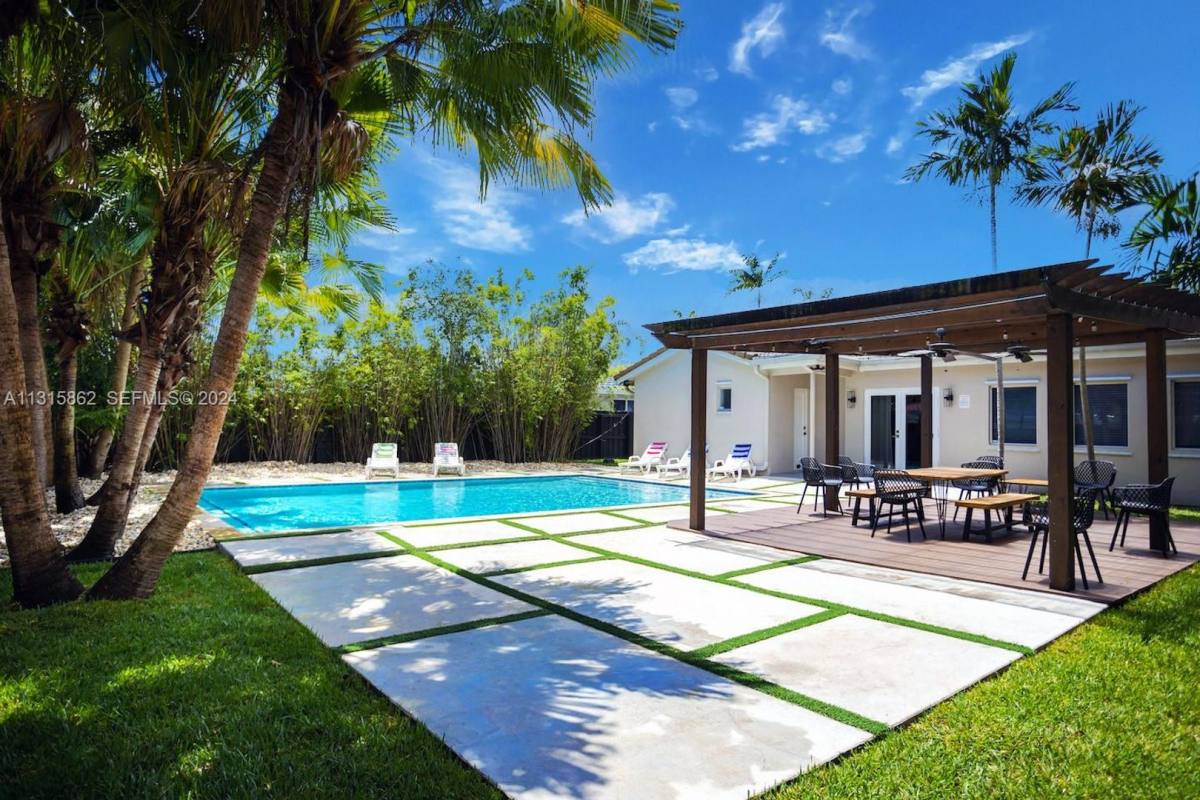House for rent at 1307 Rodman St, Hollywood, FL 33019