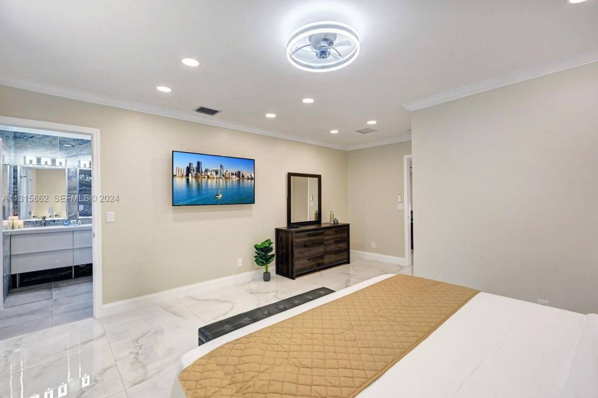 House for rent at 1307 Rodman St, Hollywood, FL 33019