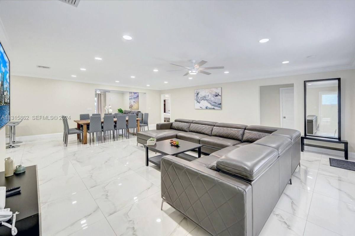 House for rent at 1307 Rodman St, Hollywood, FL 33019