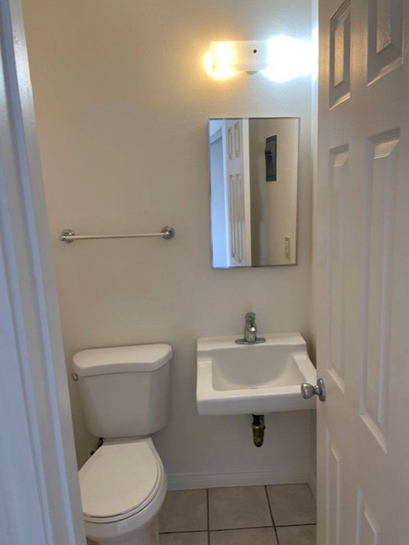 Apartment for rent at 1058-1060 E Foothill Blvd, Glendora, CA 91741