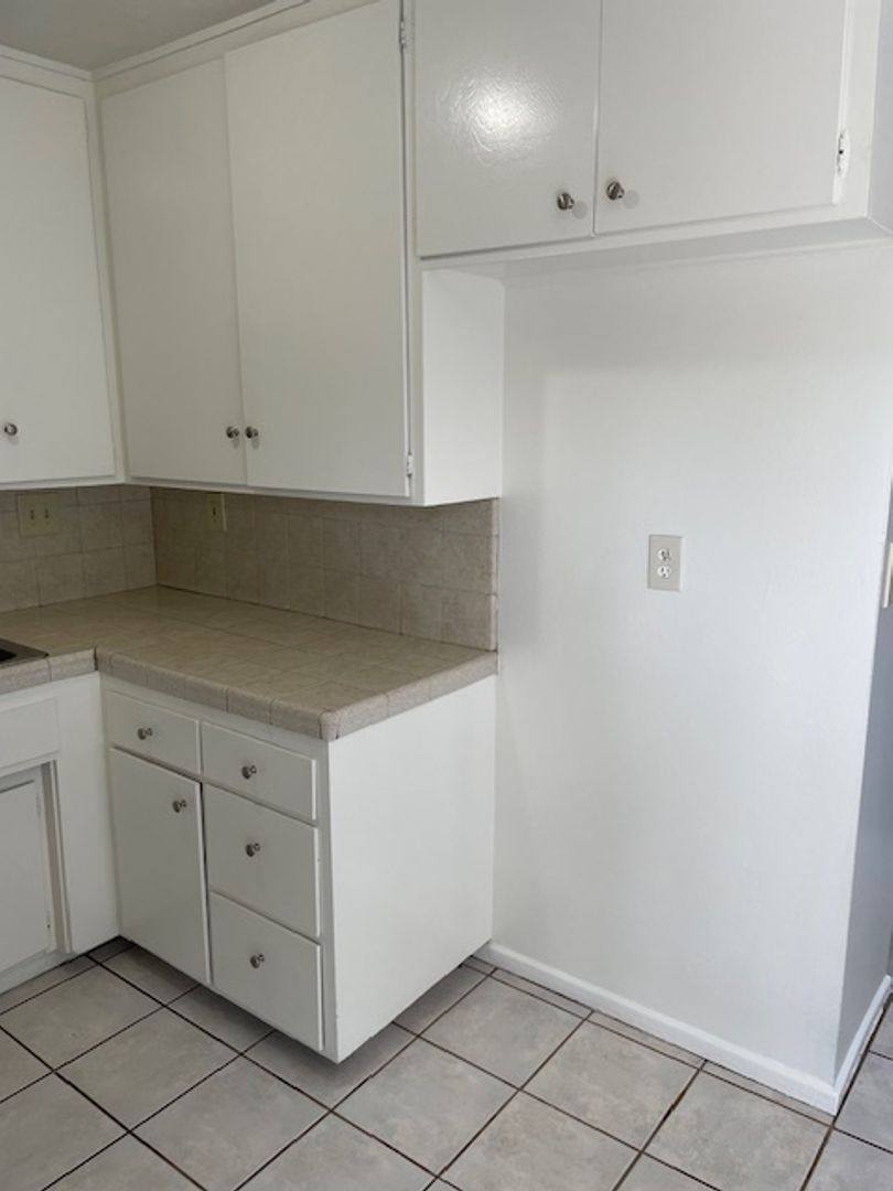 Apartment for rent at 1058-1060 E Foothill Blvd, Glendora, CA 91741