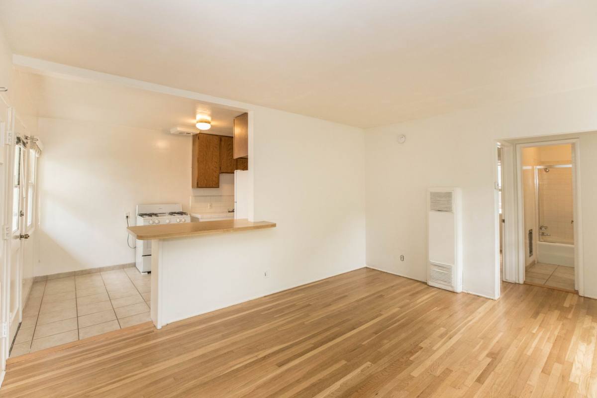 Apartment for rent at 25 19th Ave #A, Venice, CA 90291