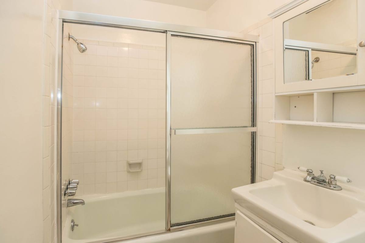 Apartment for rent at 25 19th Ave #A, Venice, CA 90291