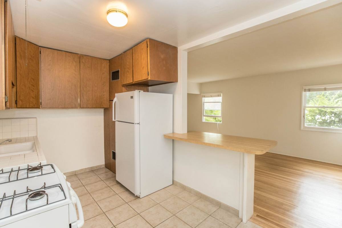 Apartment for rent at 25 19th Ave #A, Venice, CA 90291