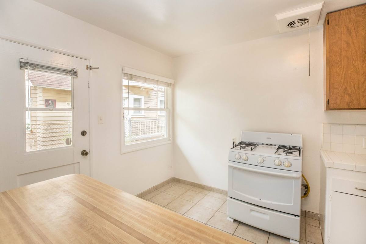 Apartment for rent at 25 19th Ave #A, Venice, CA 90291