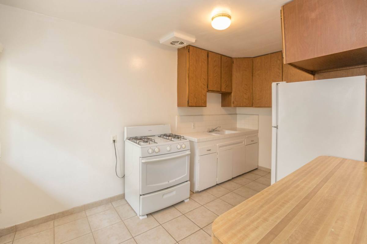 Apartment for rent at 25 19th Ave #A, Venice, CA 90291