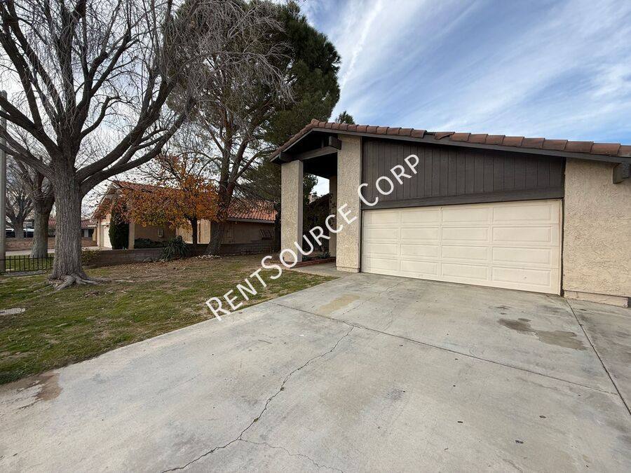 House for rent at 519 W Ave #J15, Lancaster, CA 93534