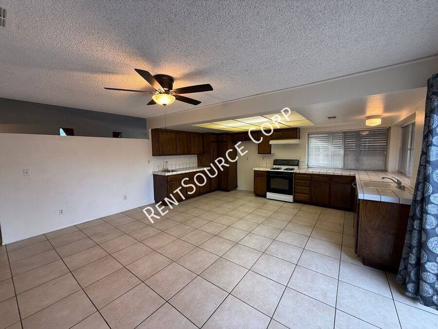 House for rent at 519 W Ave #J15, Lancaster, CA 93534