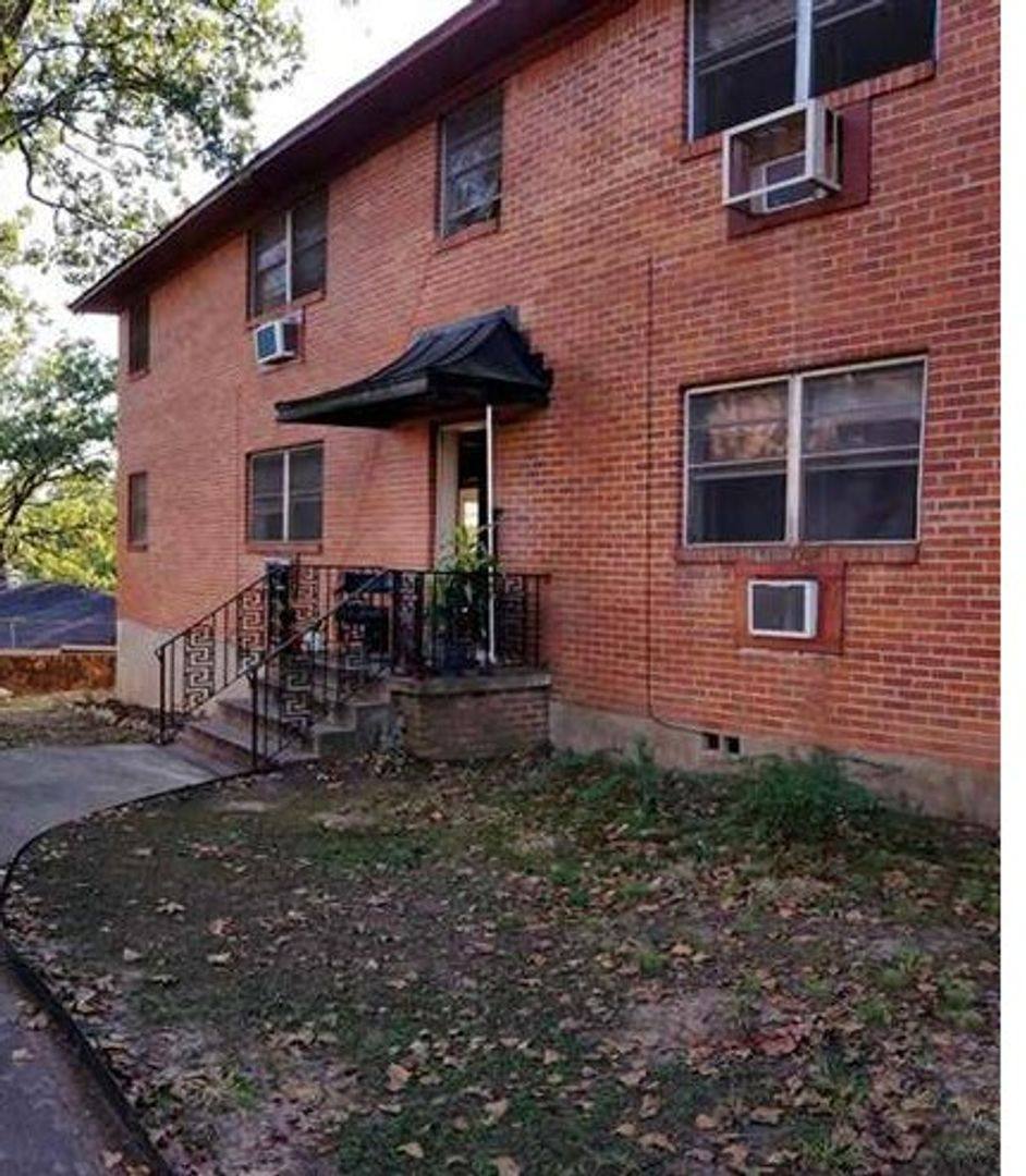 Apartment for rent at 105 W 42nd Place, North Little Rock, AR 72116