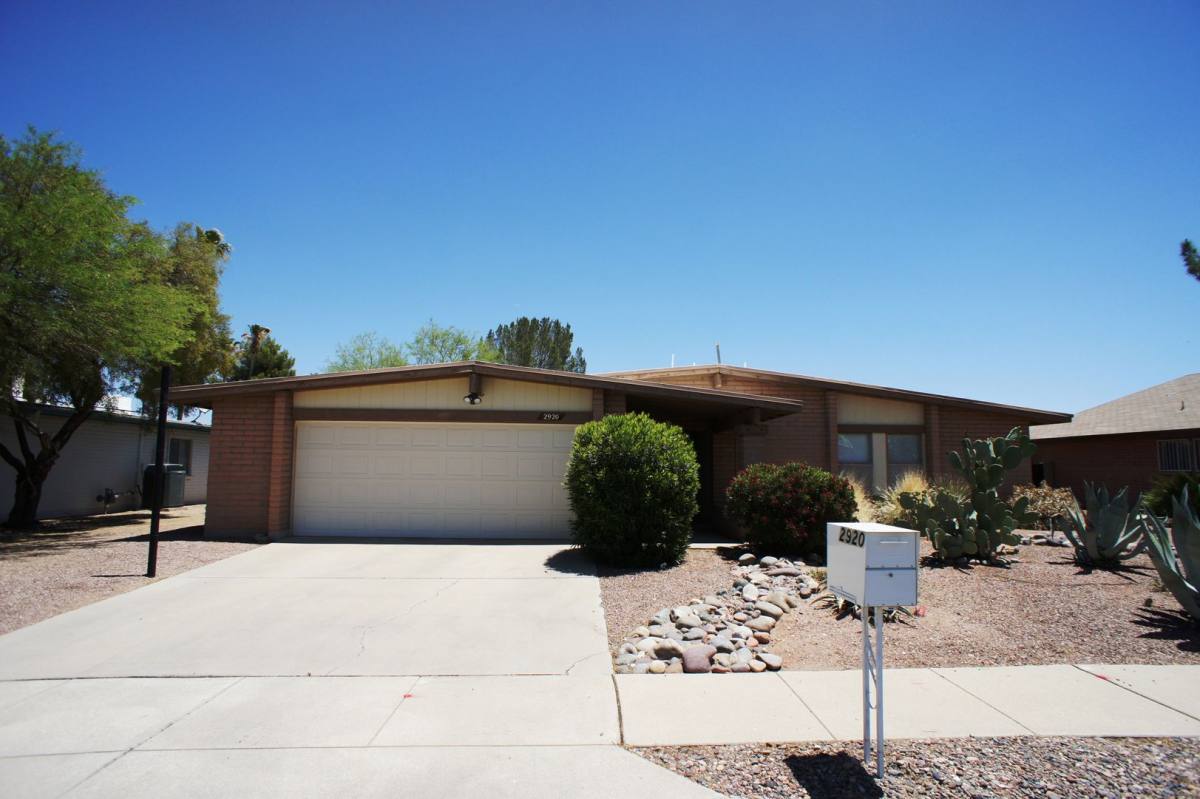 House for rent at 2920 N La Chiquita Ave, Tucson, AZ 85715