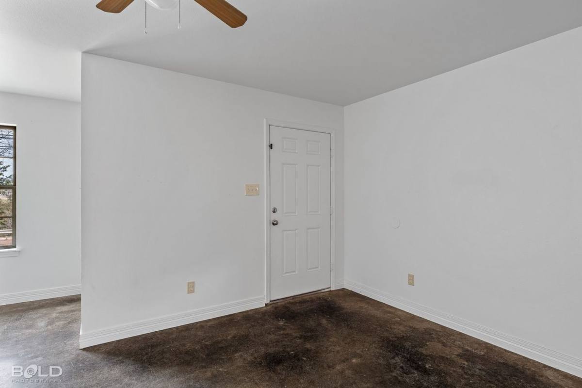 House for rent at 1719 Lakeshore Dr #B, Shreveport, LA 71103